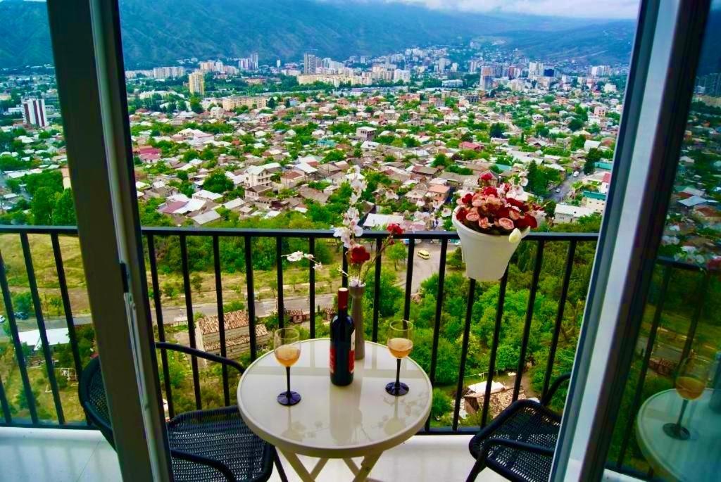 Vazi Aparthotel Tbilisi Exteriör bild